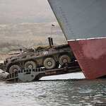 Высадка морского десанта во время тактического учения бригады морской пехоты ТОФ