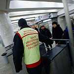 Как борются с безбилетниками в метро