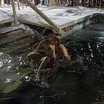 Крещенские купания на Спортивной набережной Владивостока