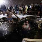 Крещенские купания на Спортивной набережной Владивостока