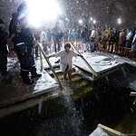 Крещенские купания на Спортивной набережной Владивостока