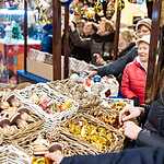 Москвичи готовятся отмечать Новый год