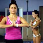 Йога на досках для SUP серфинга во Владивостоке