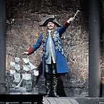 «Любовь у трона»