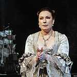 «Любовь у трона»