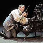 «Любовь у трона»