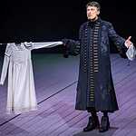 Школа жен, реж. Миндаугас Карбаускис