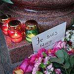 Петербуржцы скорбят по жертвам теракта в Ницце